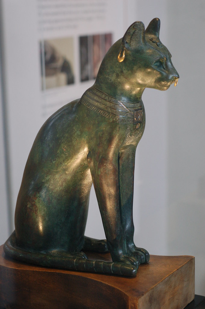 Ancient Egyptian Cat Ancient Egyptian Statue Of A Cat In T Flickr