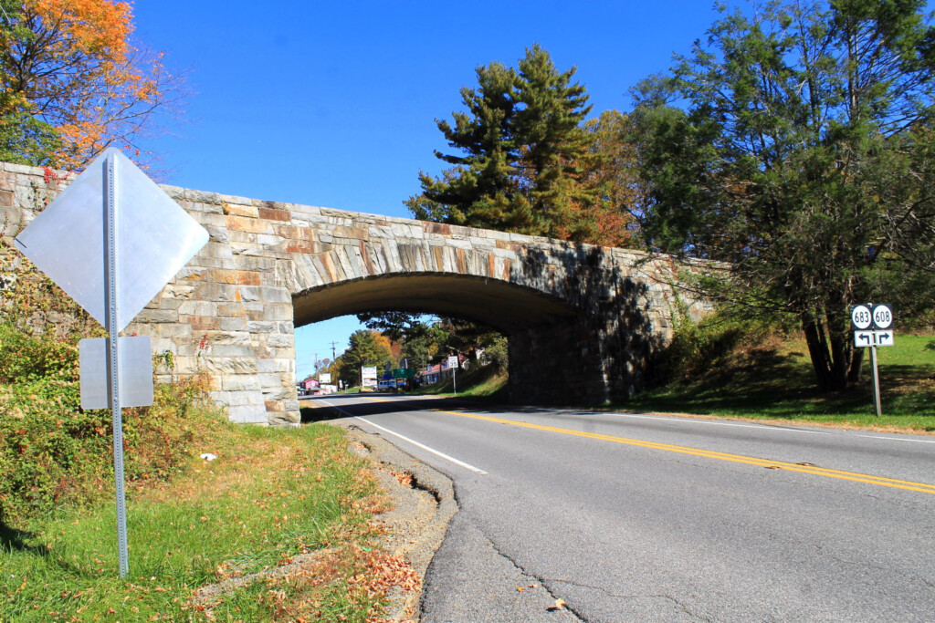 Bridgehunter Blue Ridge Parkway Over US 52 Bridge