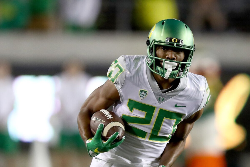 Oregon Football Preps For 2017 Spring Game Addicted To Quack