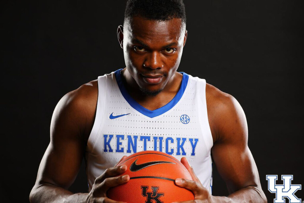 Oscar Tshiebwe Makes Practice Debut With Kentucky Wildcats Basketball 